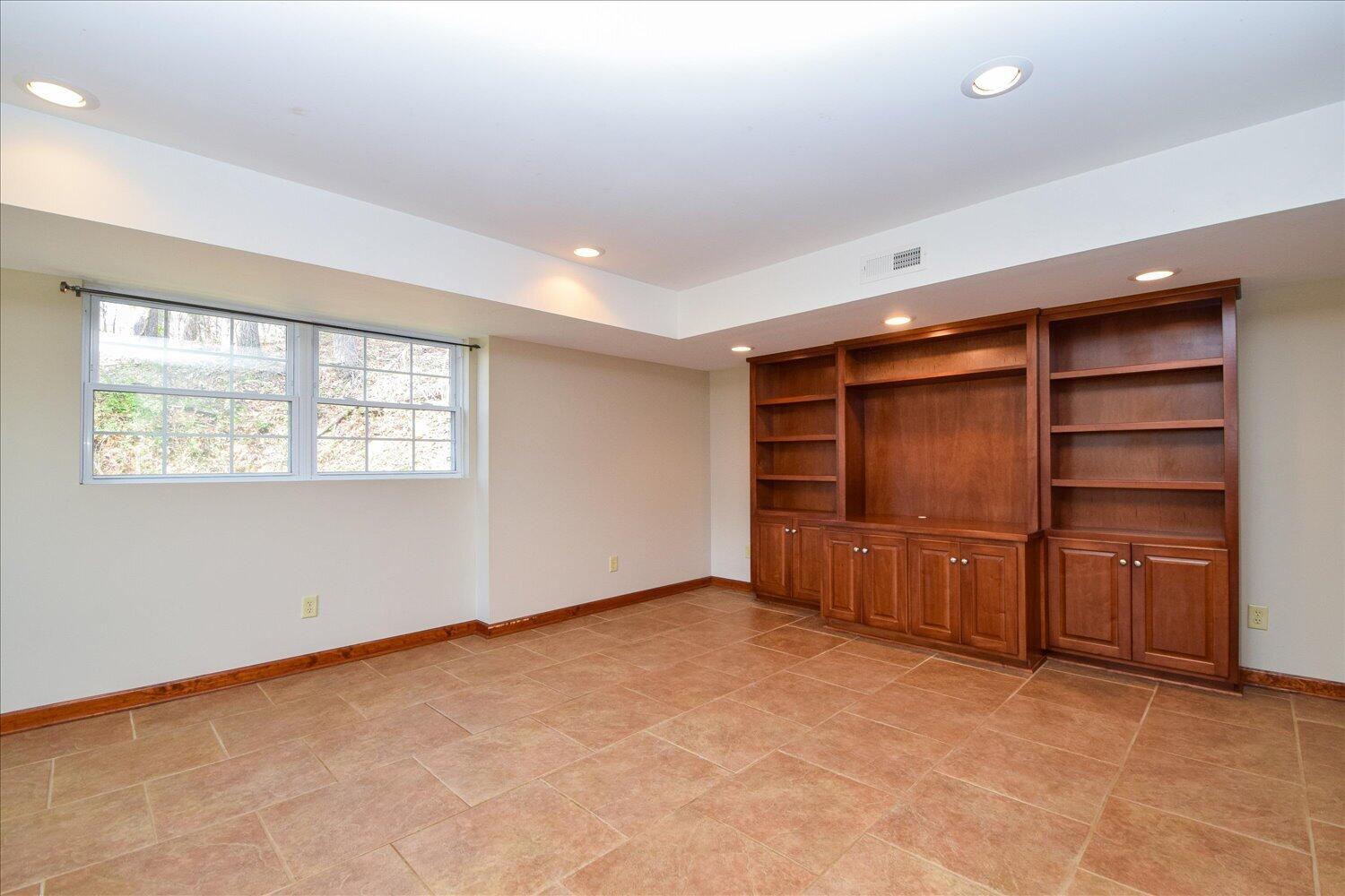 6141 Poage Valley Road Roanoke, VA 24018 - Photo 8 of 53 26-6141 Poage Valley-27