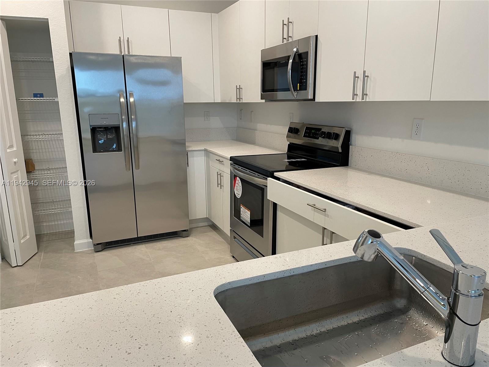 13119 Southwest 232nd Street Miami, FL 33170 - Photo 3 of 28