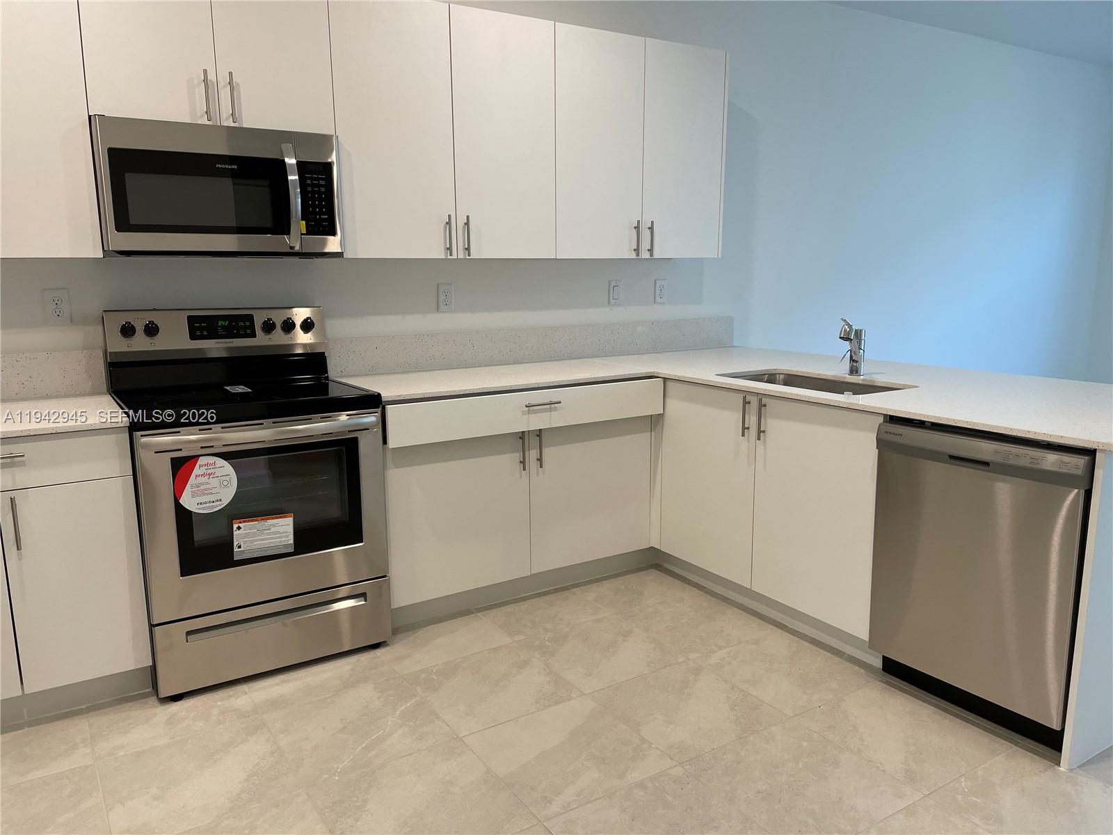 13119 Southwest 232nd Street Miami, FL 33170 - Photo 4 of 28