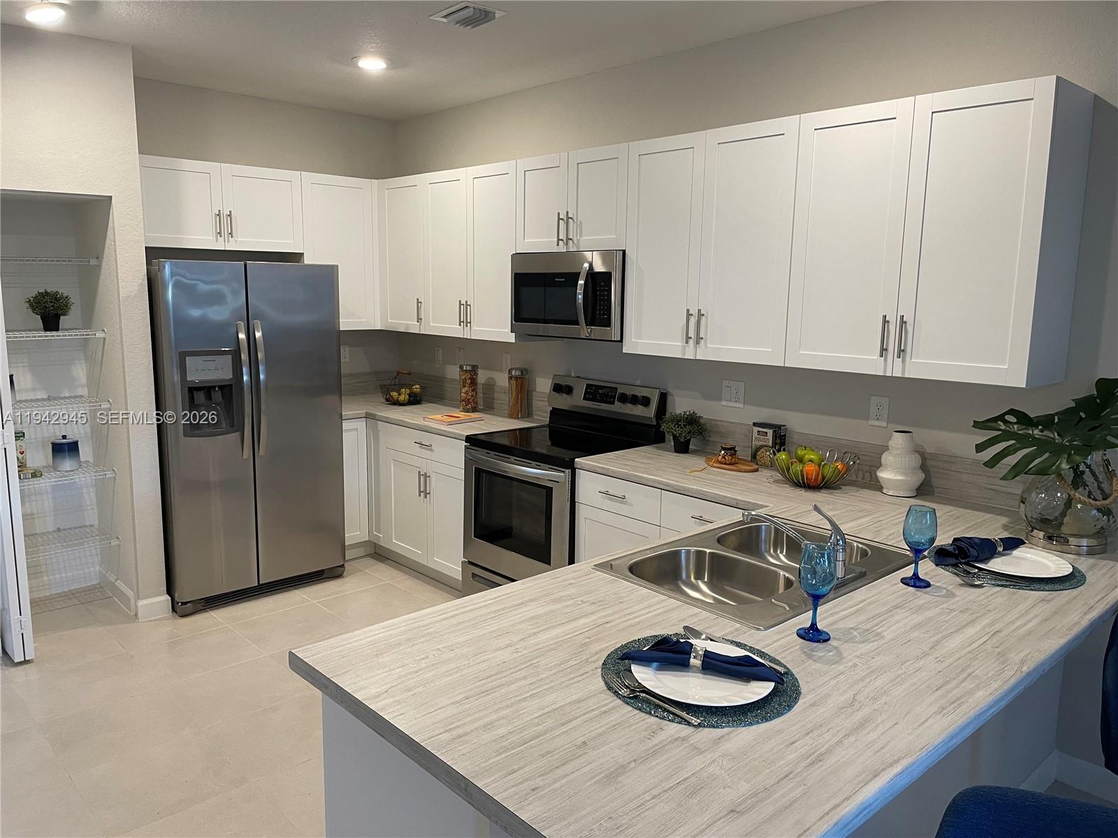 13119 Southwest 232nd Street Miami, FL 33170 - Photo 5 of 28