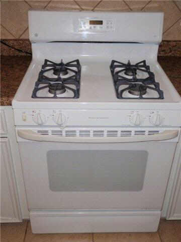 12606 Sandy Hook Drive Houston, TX 77089 - Photo 2 of 9 a close view of stove