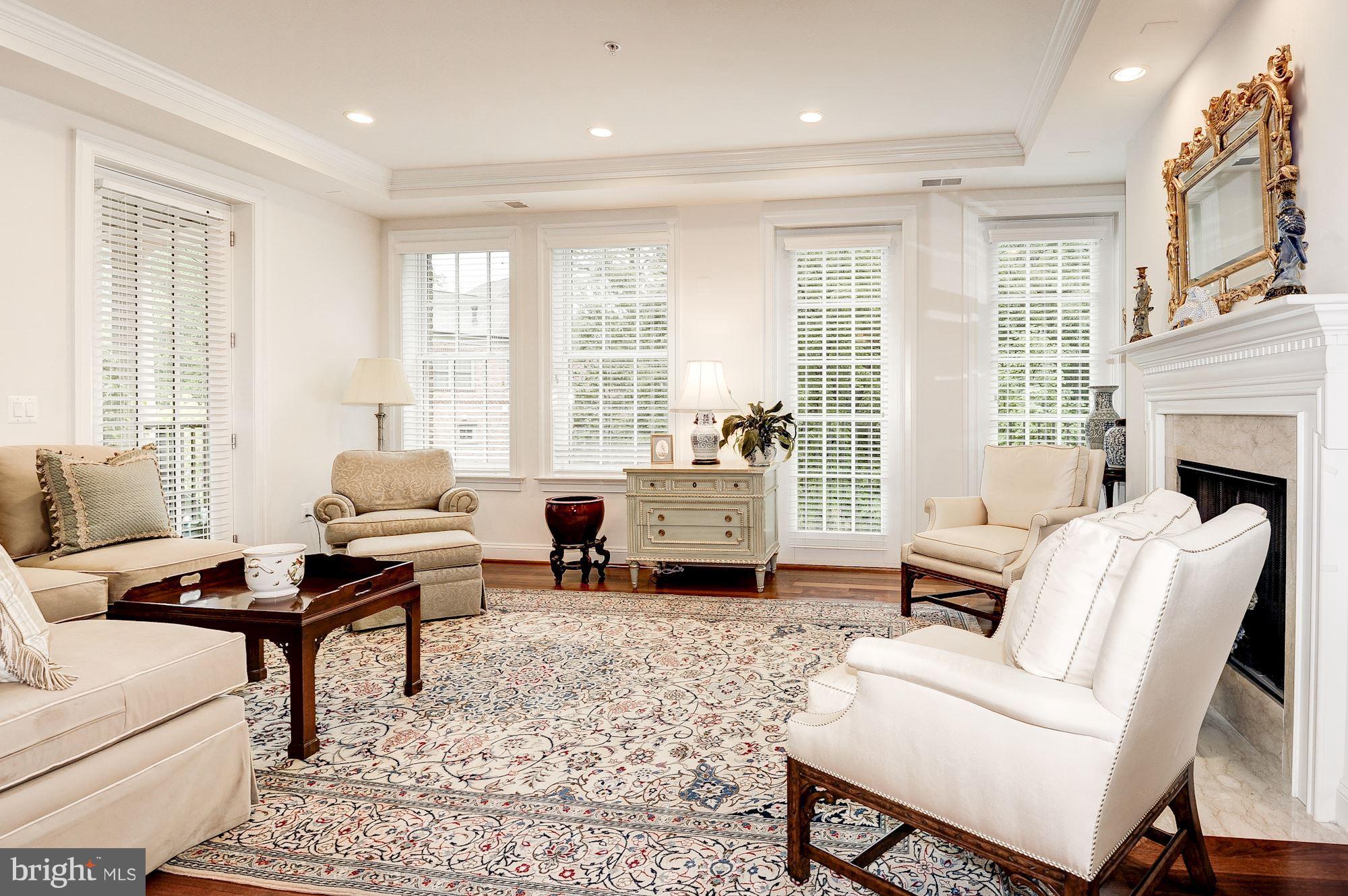 1781 Chain Bridge Road, Unit 308 McLean, VA 22102 - Photo 5 of 30 Living Room