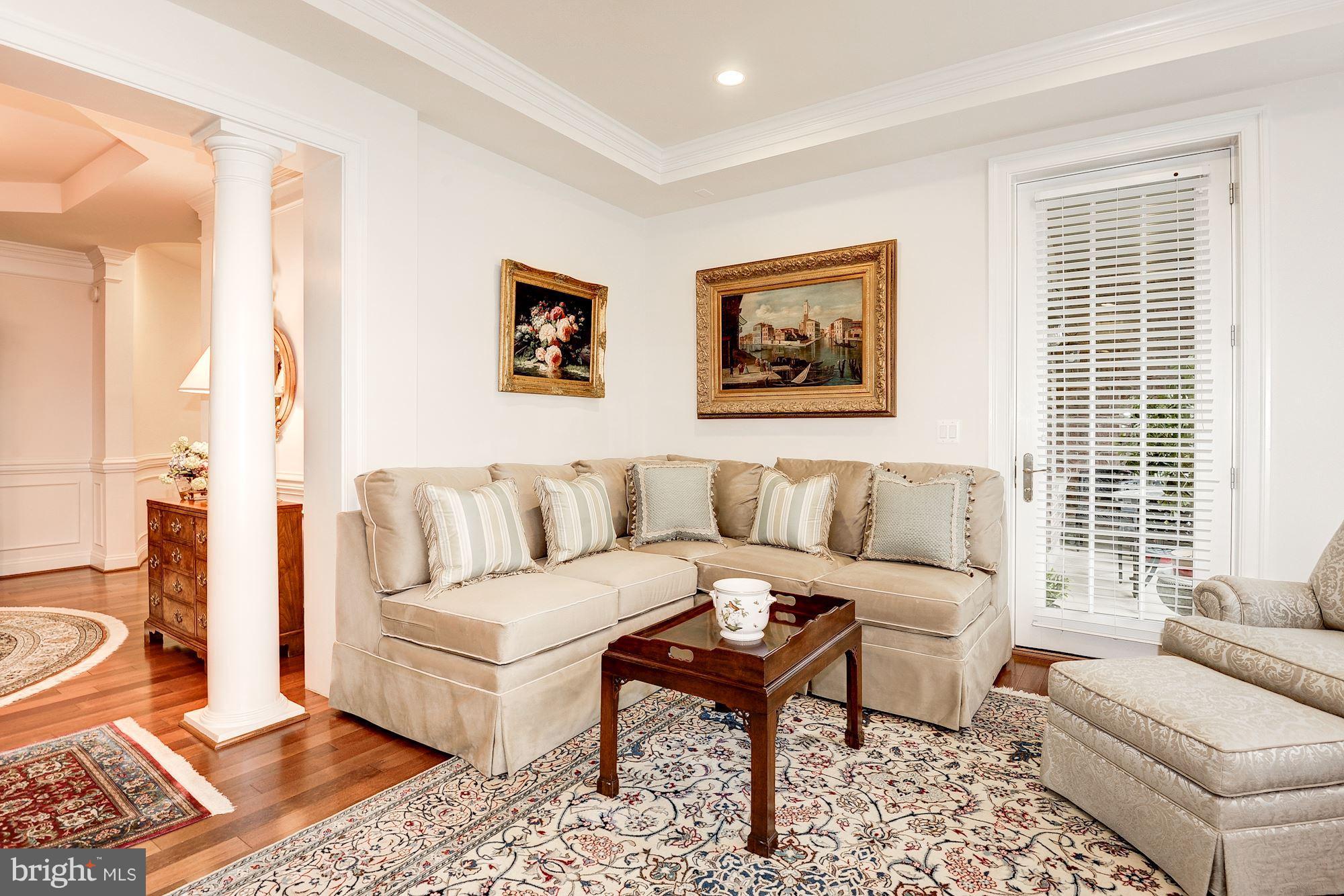1781 Chain Bridge Road, Unit 308 McLean, VA 22102 - Photo 7 of 30 Living Room