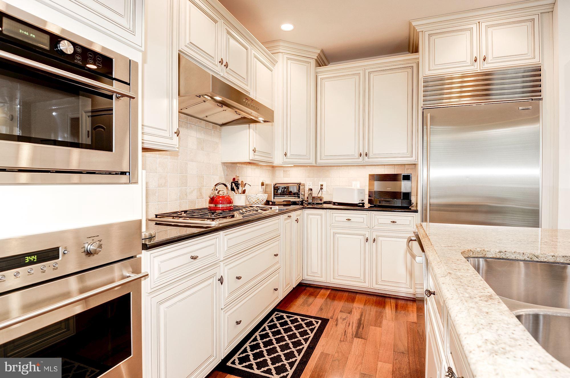 1781 Chain Bridge Road, Unit 308 McLean, VA 22102 - Photo 10 of 30 Kitchen