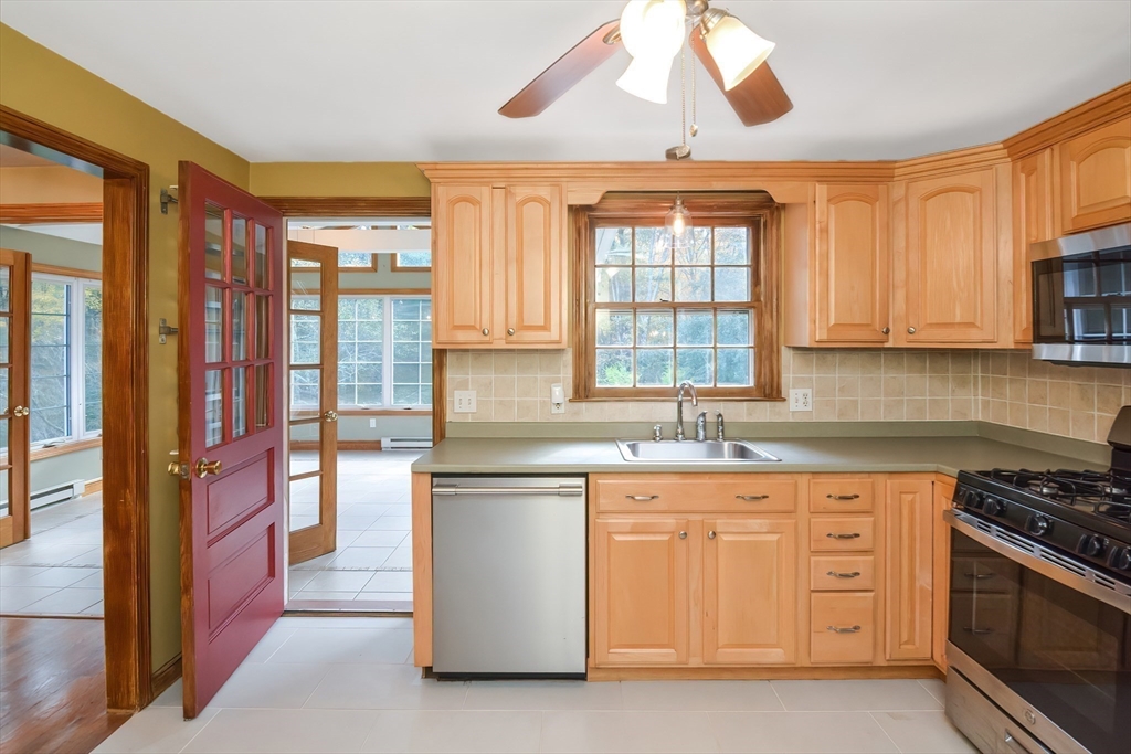 5 Gwynne Road Franklin, MA 02038 - Photo 10 of 27 Gallery Image 10