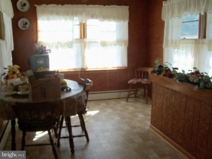 4609 Dumfries Road Catlett, VA 20119 - Photo 12 of 17 Interior (General)