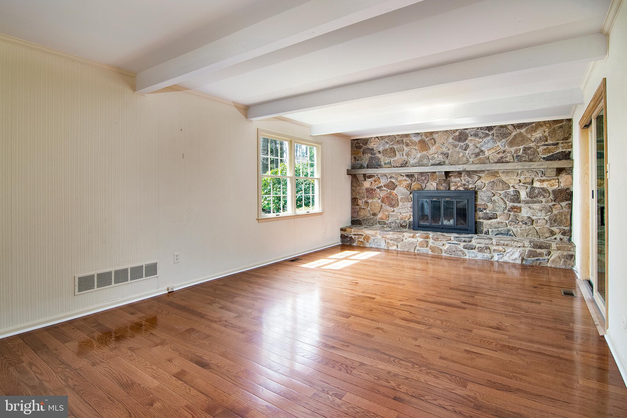 1060 Beaumont Road Berwyn, PA 19312 - Photo 11 of 37 Family Room