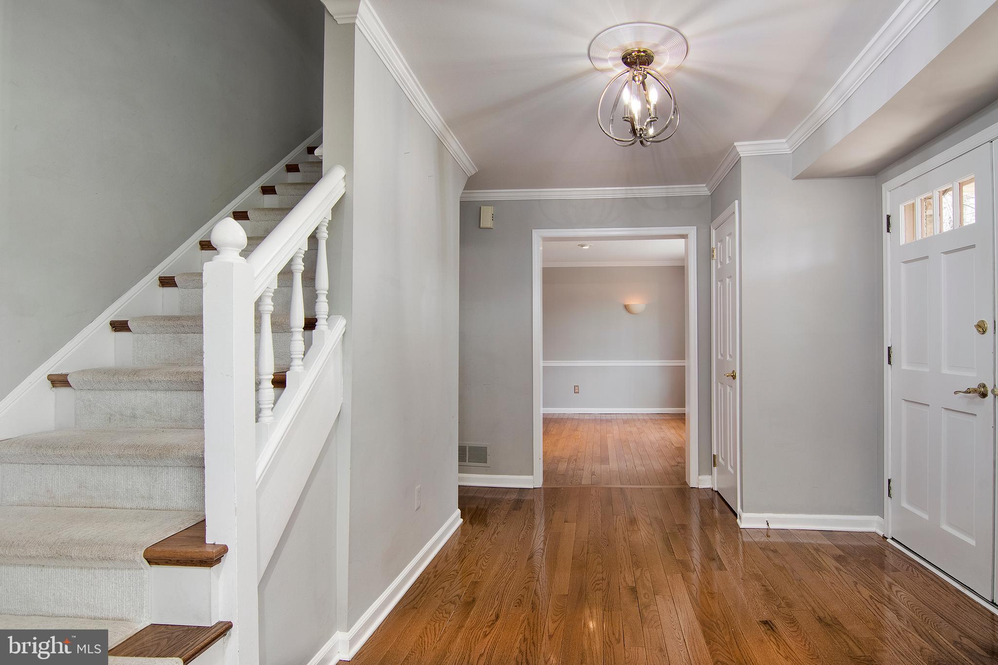 1060 Beaumont Road Berwyn, PA 19312 - Photo 4 of 37 Foyer