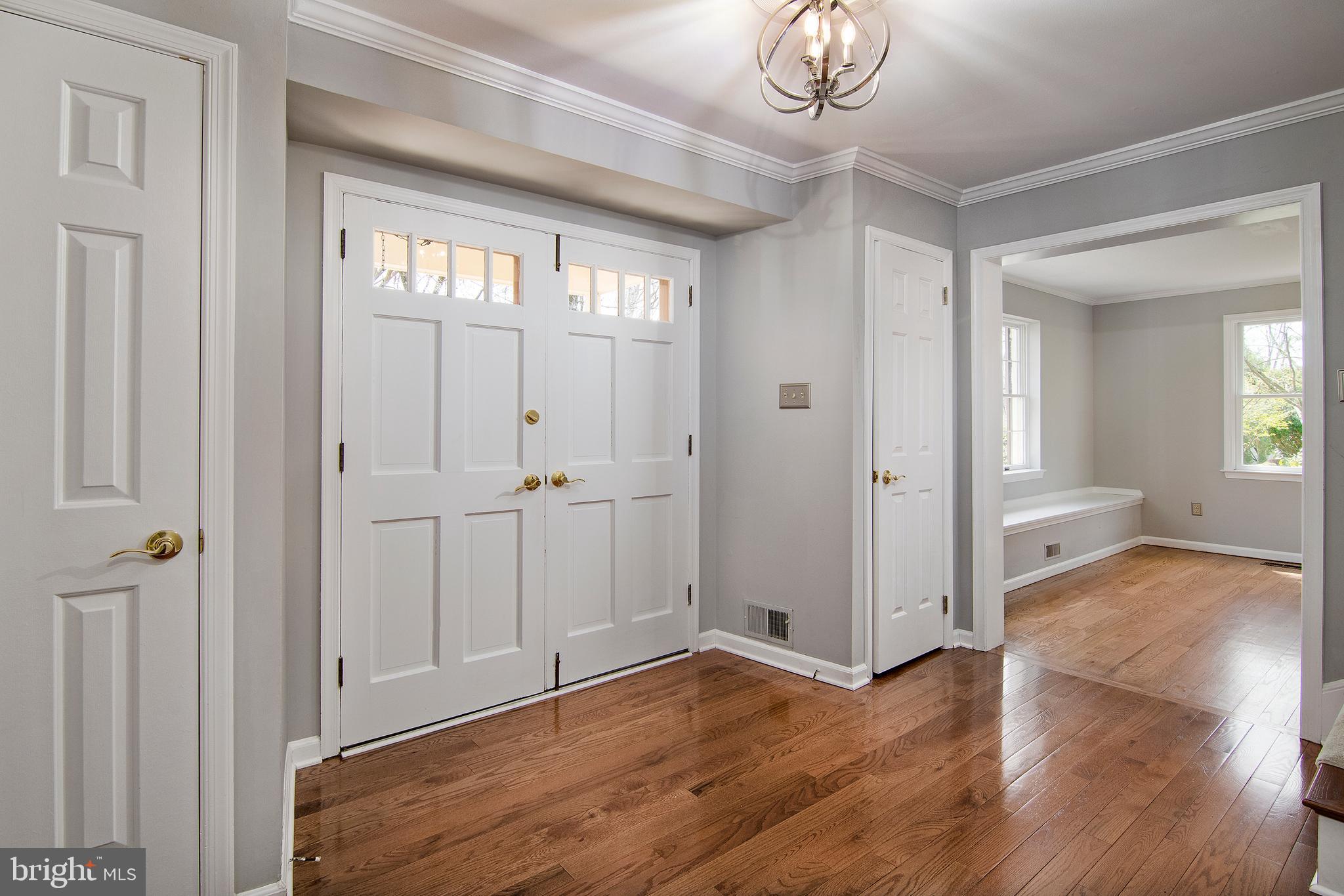 1060 Beaumont Road Berwyn, PA 19312 - Photo 5 of 37 Foyer