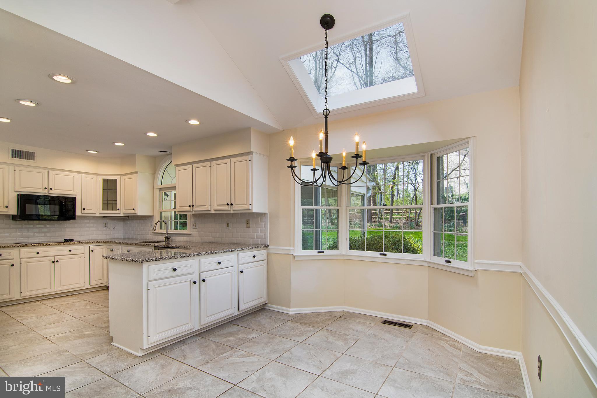 1060 Beaumont Road Berwyn, PA 19312 - Photo 8 of 37 Kitchen/Breakfast Room