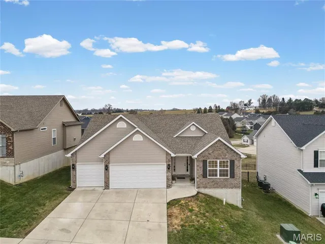 $449,900 | 1810 Valley View Circle, Festus, MO 63028