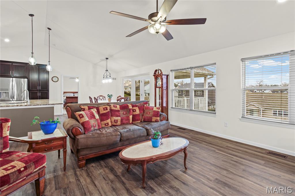 1810 Valley View Circle Festus, MO 63028 - Photo 28 of 48