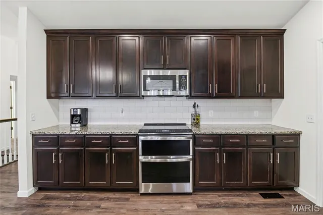 $449,900 | 1810 Valley View Circle, Festus, MO 63028