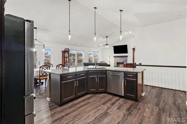 $449,900 | 1810 Valley View Circle, Festus, MO 63028