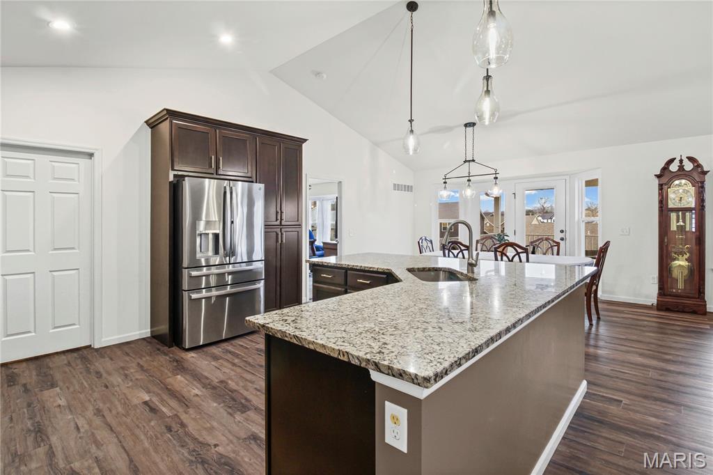 1810 Valley View Circle Festus, MO 63028 - Photo 9 of 48