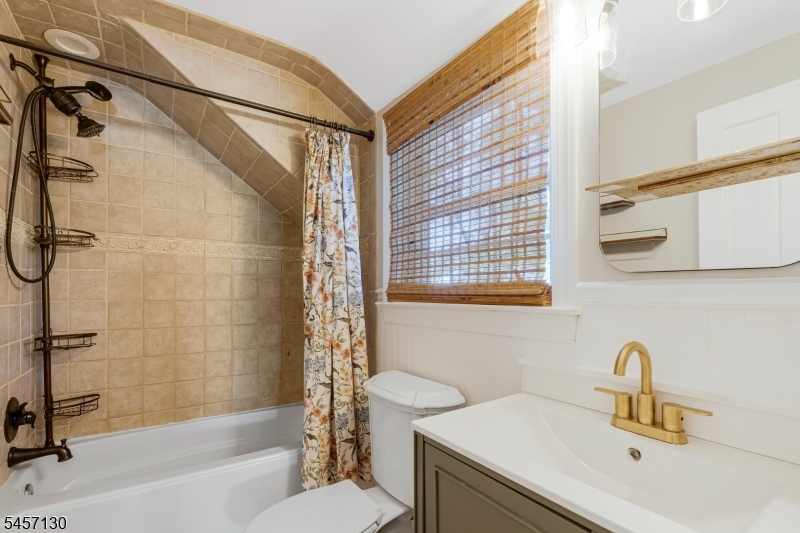 68 Meadowbrook Road North Plainfield, NJ 07062 - Photo 17 of 23 Gallery Image 17
