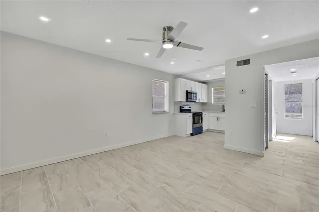 $1,200 | 10931 West Tidewater Circle, Unit 10987, Crystal River, FL 34428