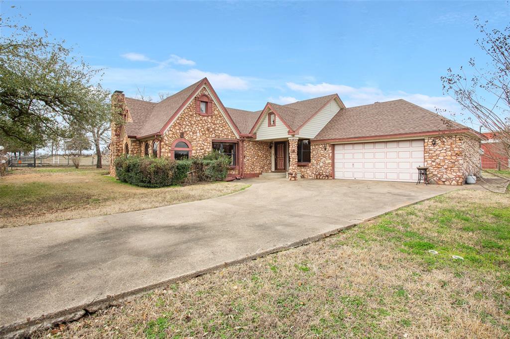 649 Highway 84 Fairfield, TX 75840 - Photo 1 of 39