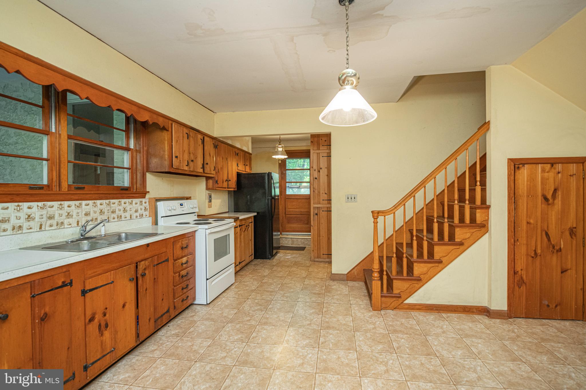 437 Pawlings Road Phoenixville, PA 19460 - Photo 11 of 58