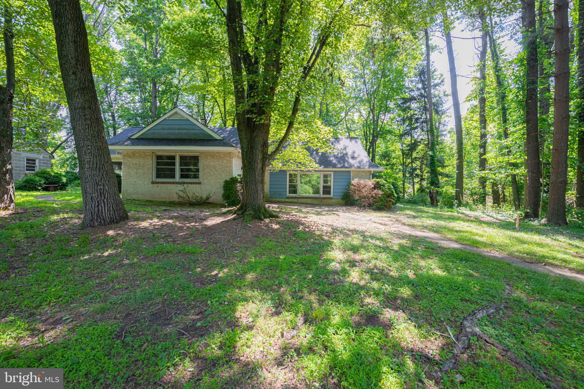 437 Pawlings Road Phoenixville, PA 19460 - Photo 3 of 58