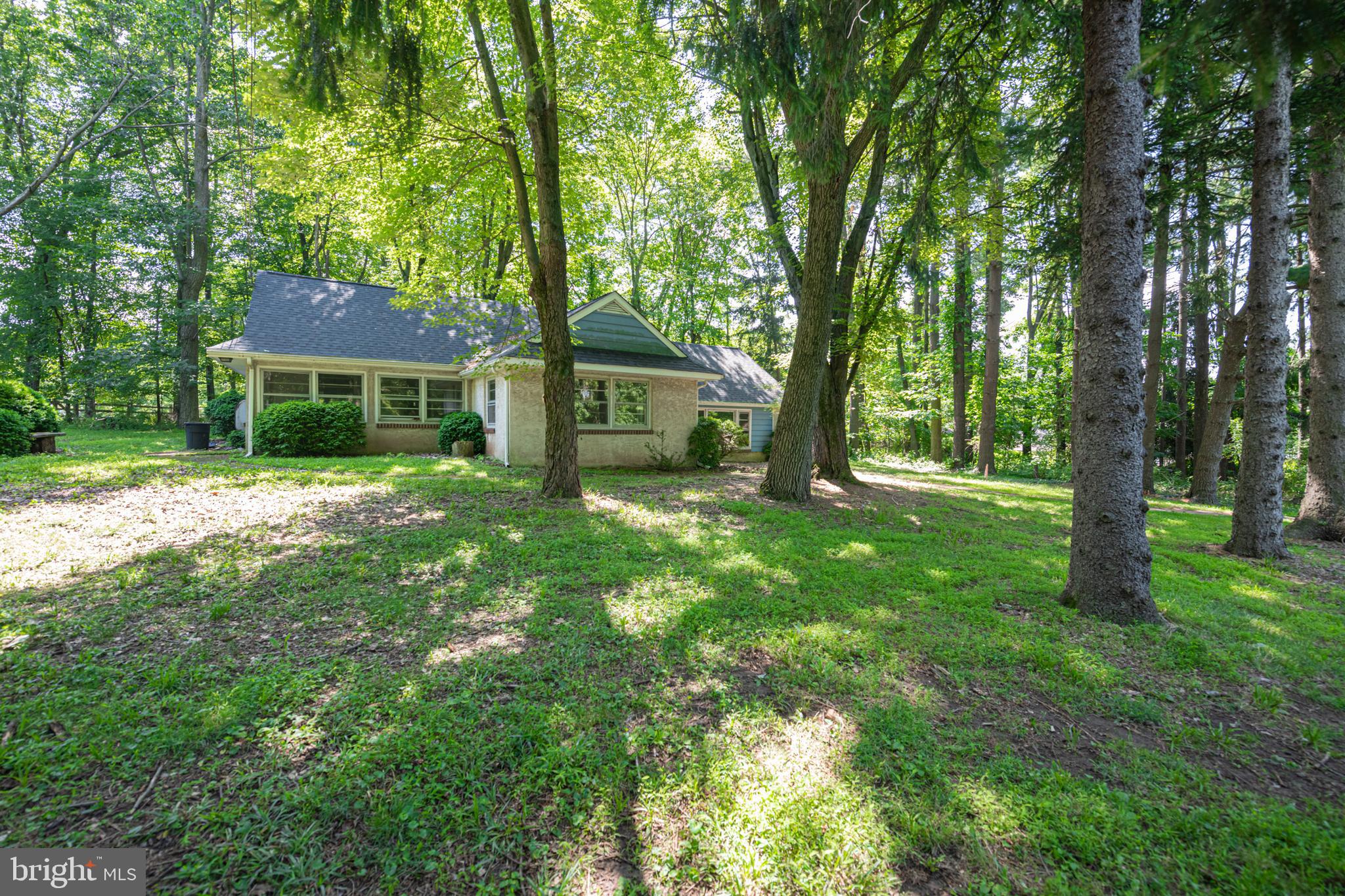 437 Pawlings Road Phoenixville, PA 19460 - Photo 4 of 58