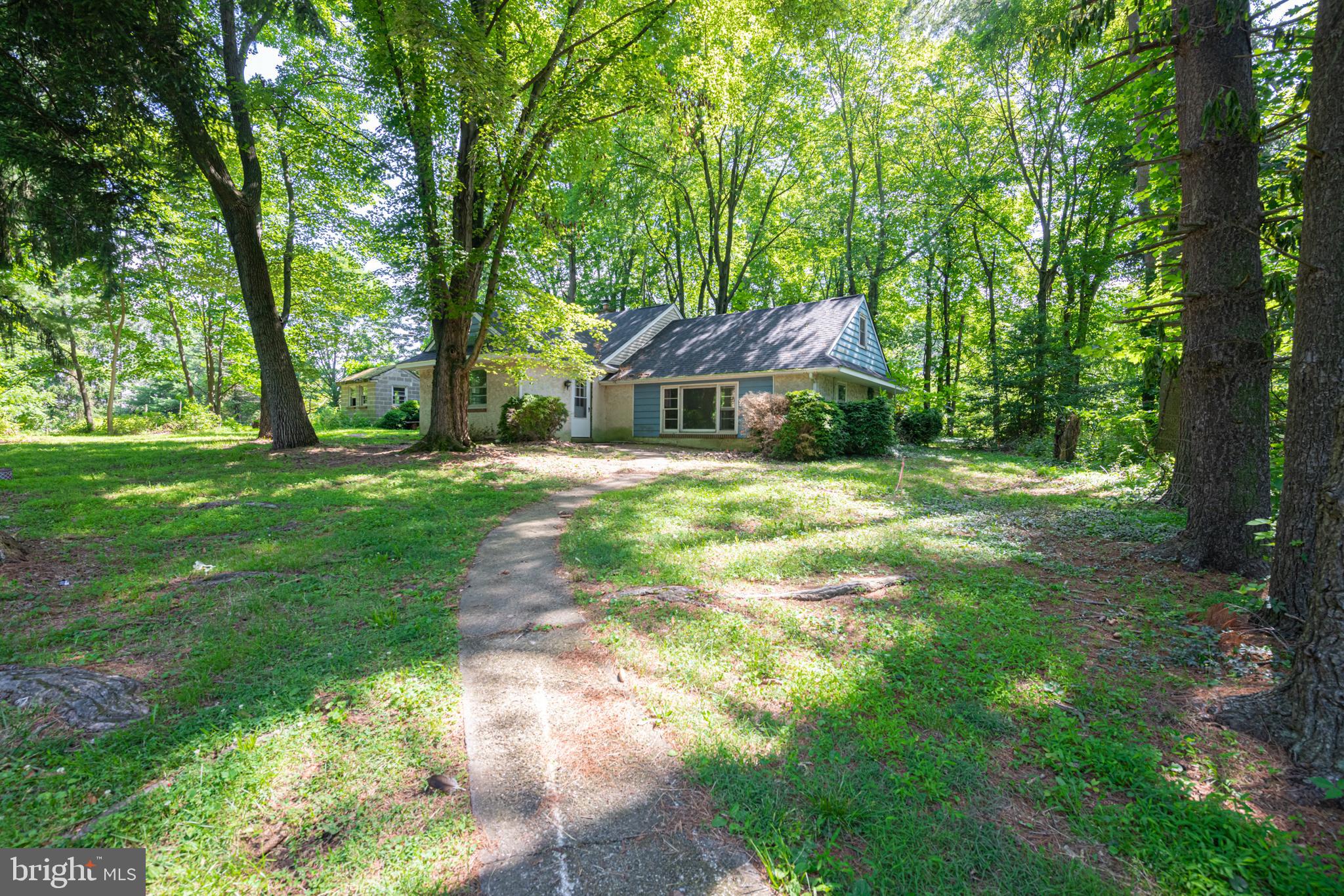 437 Pawlings Road Phoenixville, PA 19460 - Photo 5 of 58