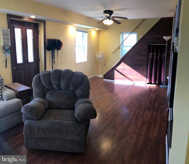 3119 Sollers Point Road Baltimore, MD 21222 - Photo 8 of 27 LIVING ROOM