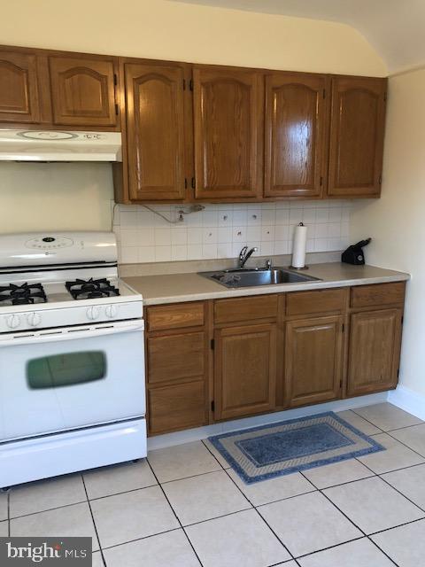 3119 Sollers Point Road Baltimore, MD 21222 - Photo 10 of 27 UPDATED CABINETS