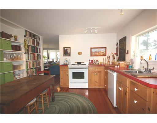 7 Tupper Road Boothbay Harbor, ME 04538 - Photo 4 of 9 Kitchen.