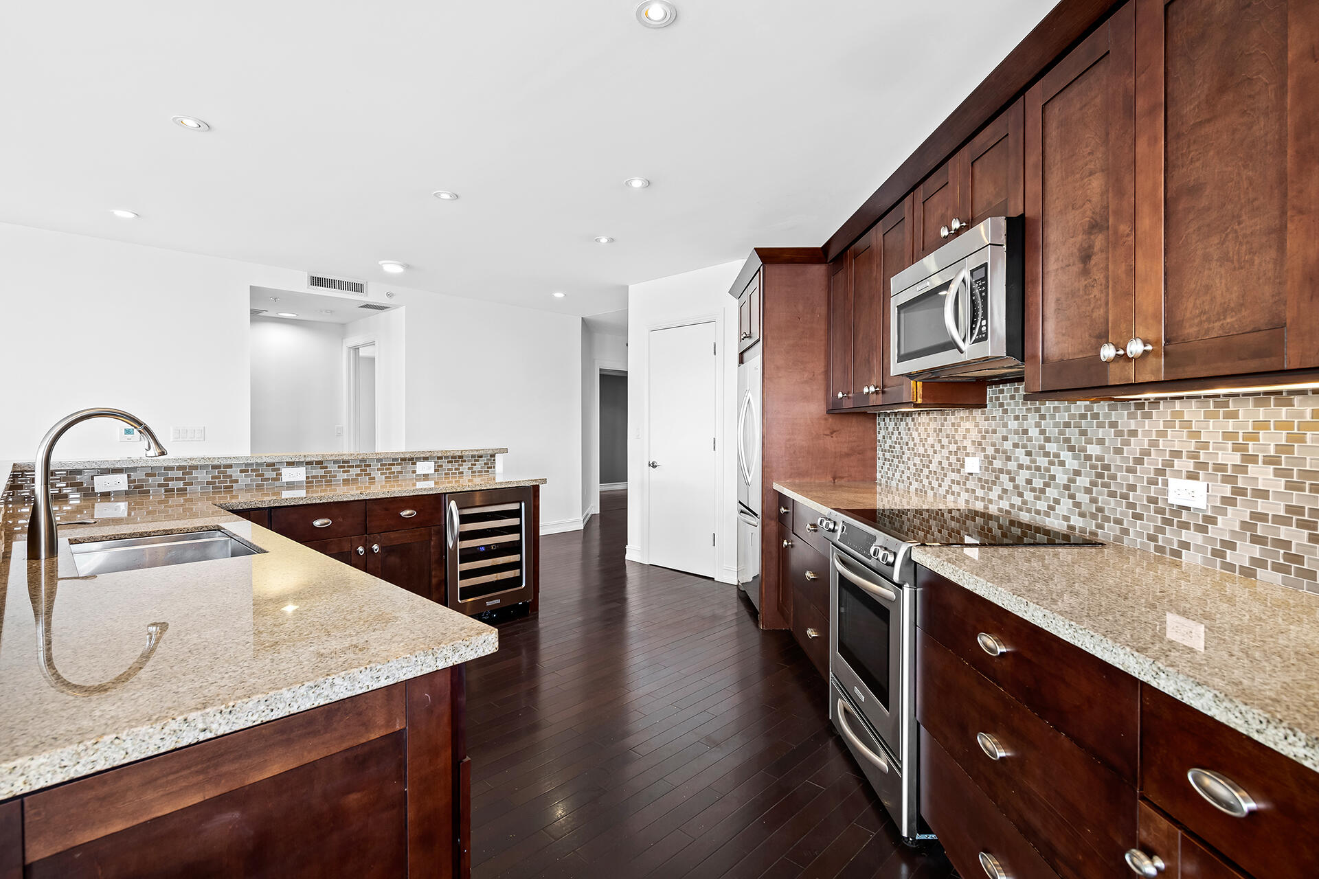 455 East Palmetto Park Road, Unit 6W Boca Raton, FL 33432 - Photo 4 of 30 Kitchen