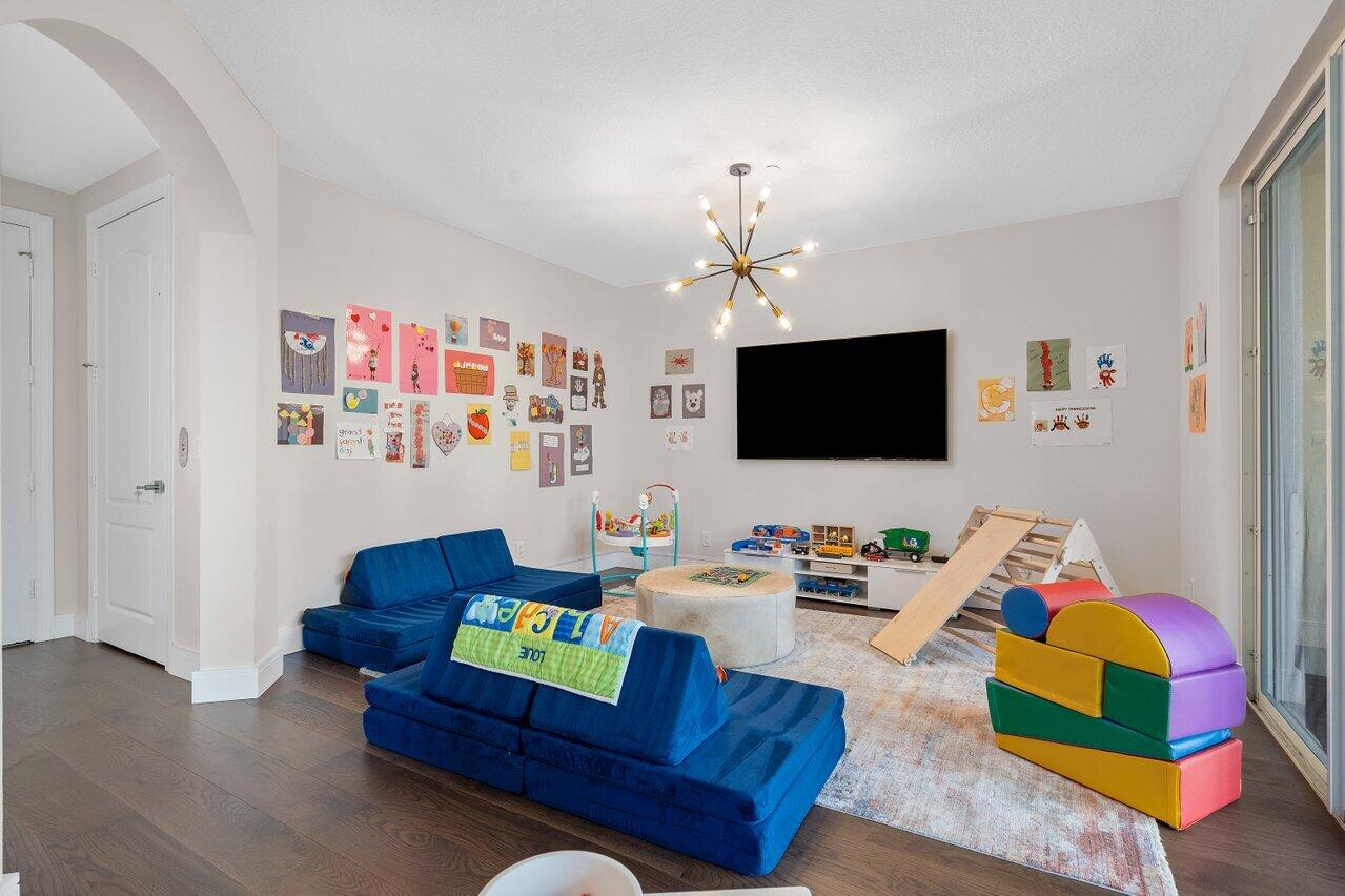 617 Northeast Francesca Lane Boca Raton, FL 33487 - Photo 8 of 52 Convertible Bedroom/Office/Den/Playroom