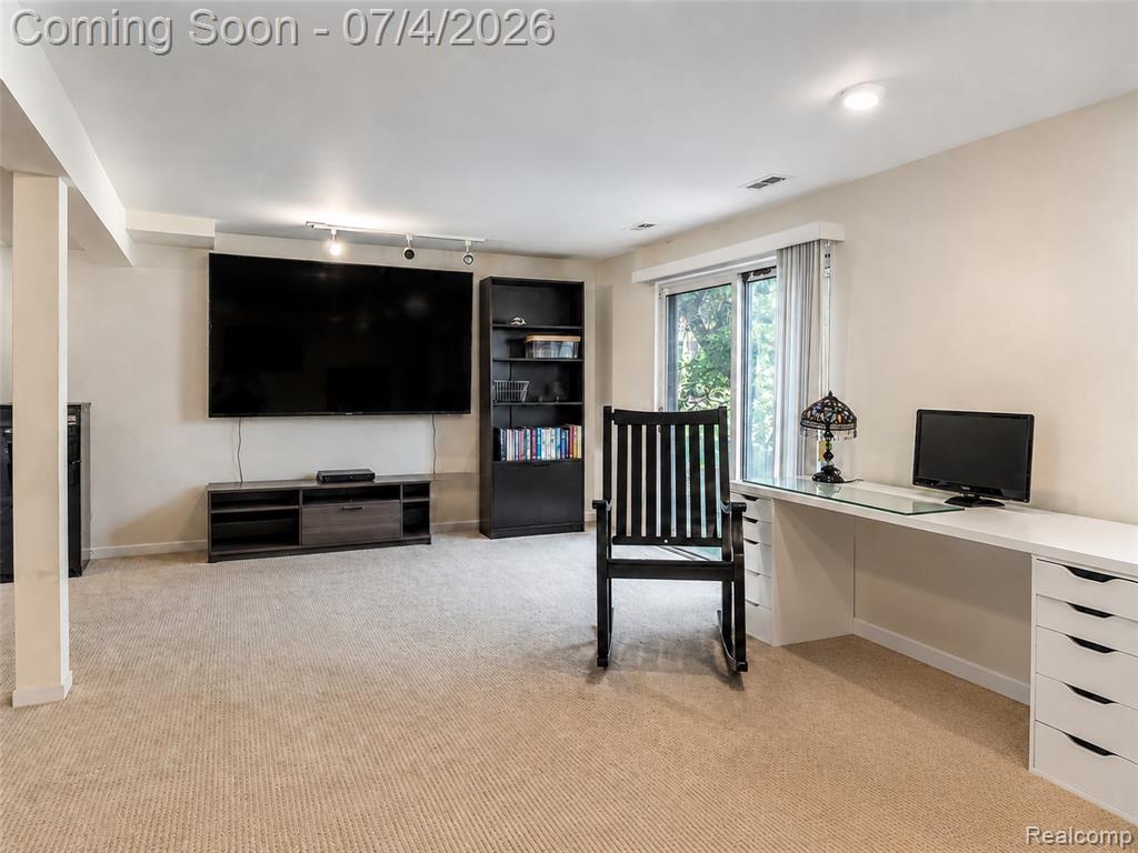 754 Ashley Circle Rochester, MI 48307 - Photo 27 of 34