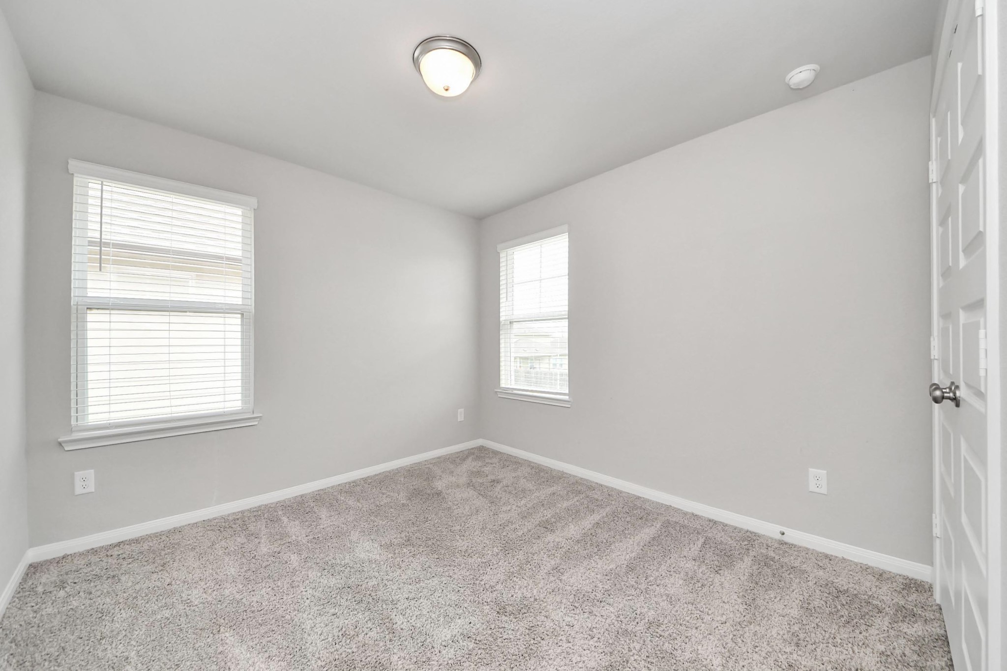 7206 Melrose Lane Rosharon, TX 77583 - Photo 32 of 44 an empty room with a window