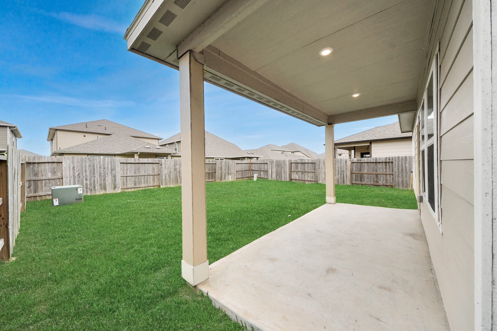 7206 Melrose Lane Rosharon, TX 77583 - Photo 39 of 44 a view of a house with backyard