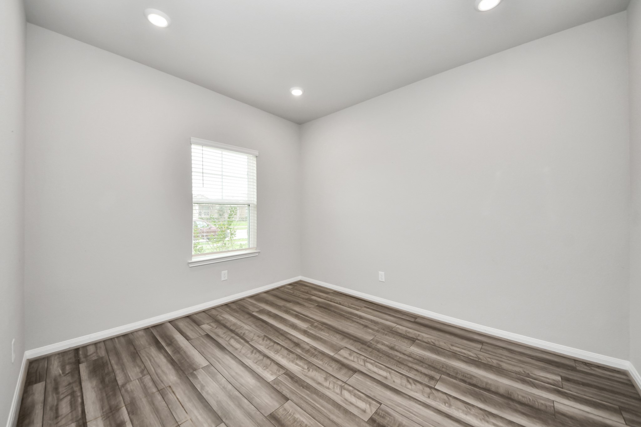 7206 Melrose Lane Rosharon, TX 77583 - Photo 4 of 44 a view of room with window