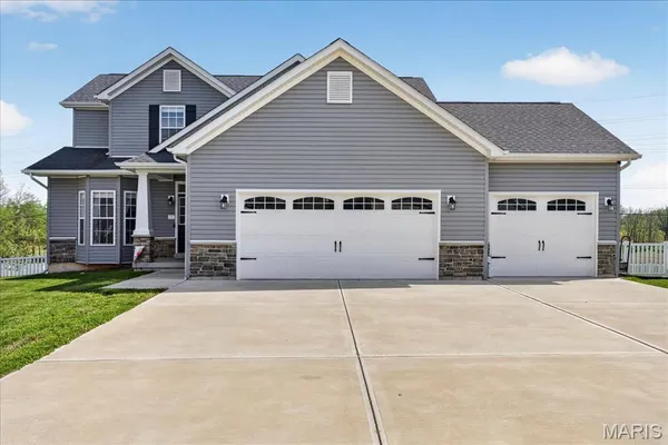 $435,000 | 10 Caboose Court, Troy, MO 63379