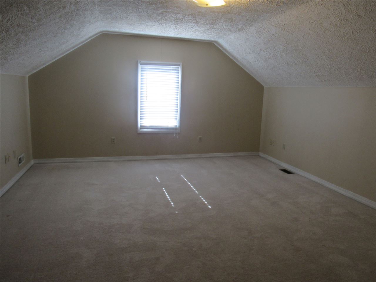 403 Oak Street Tipton, IN 46072 - Photo 10 of 13 Gallery Image 10