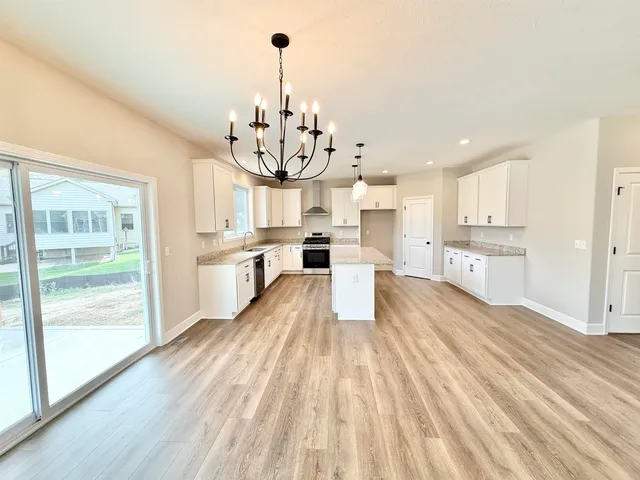 $583,900 | 12227 Joncey Drive, Roscoe, IL 61073