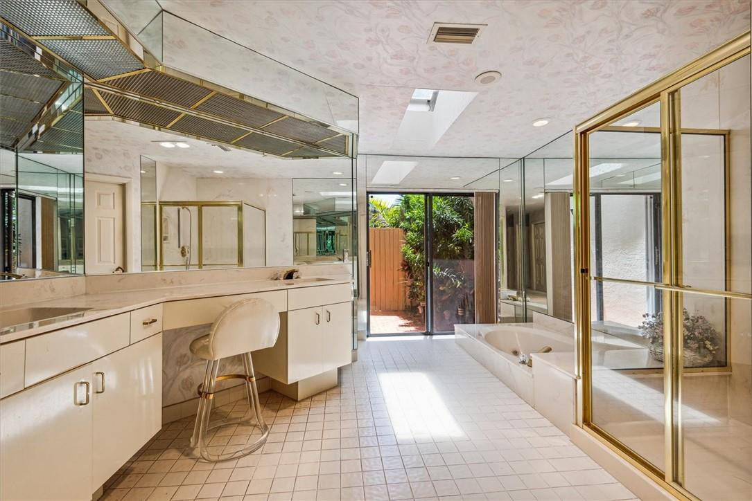 22652 Caravelle Circle Boca Raton, FL 33433 - Photo 8 of 18 Master Bathroom