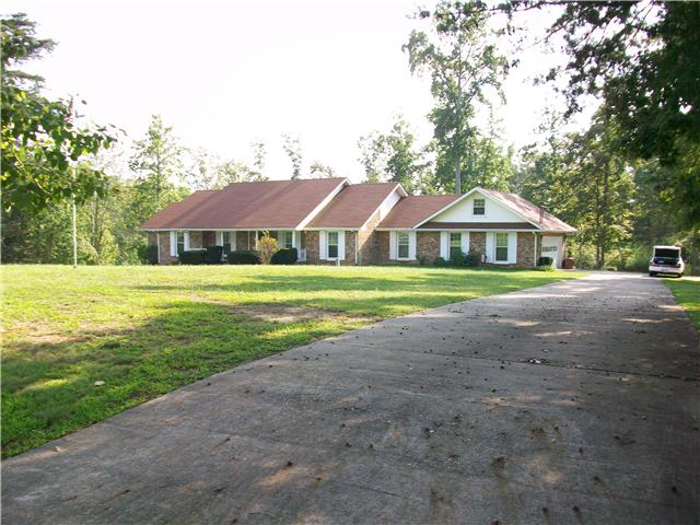 675 Williamson County Line Road Fairview, TN 37062 - Photo 3 of 20 a front view of a house with a yard