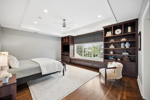 $1,899,000 | 1620 Canterbury Lane, Glenview, IL 60025