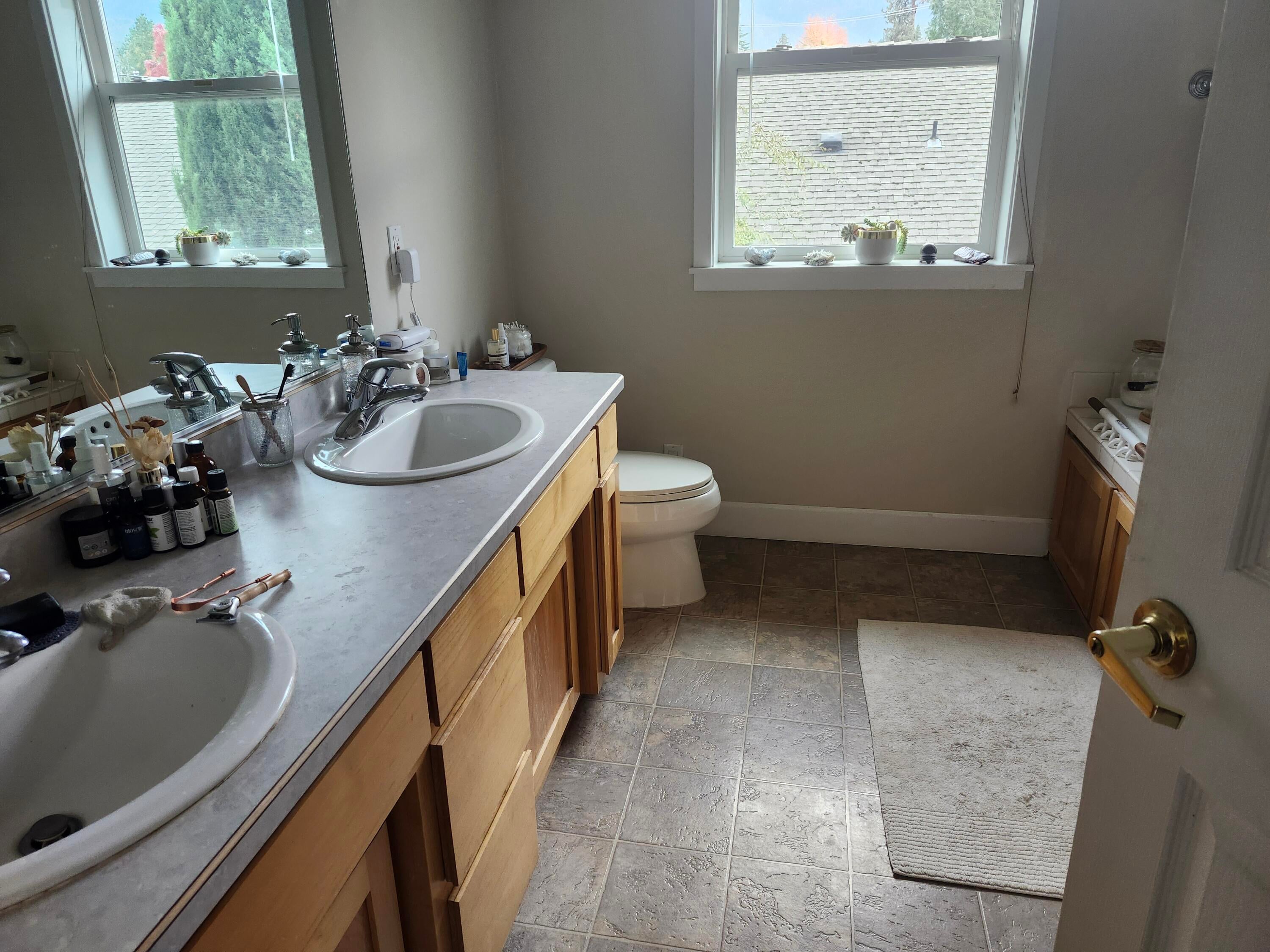 996 Spring Way Ashland, OR 97520 - Photo 10 of 16 Photo 10