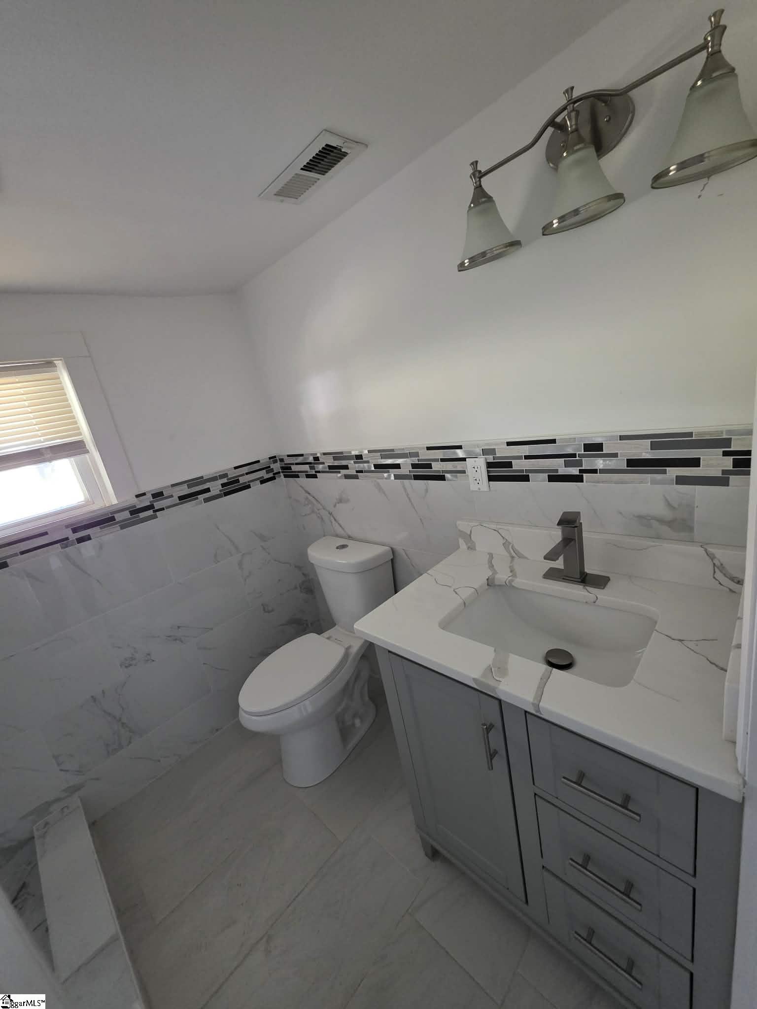 559 Perrin Avenue Woodruff, SC 29388 - Photo 5 of 14