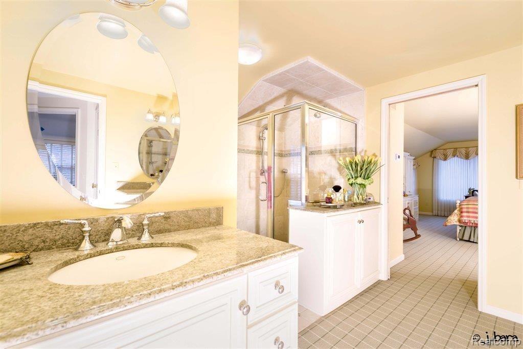 318 Merriweather Road Grosse Pointe, MI 48236 - Photo 14 of 21 Master Bath