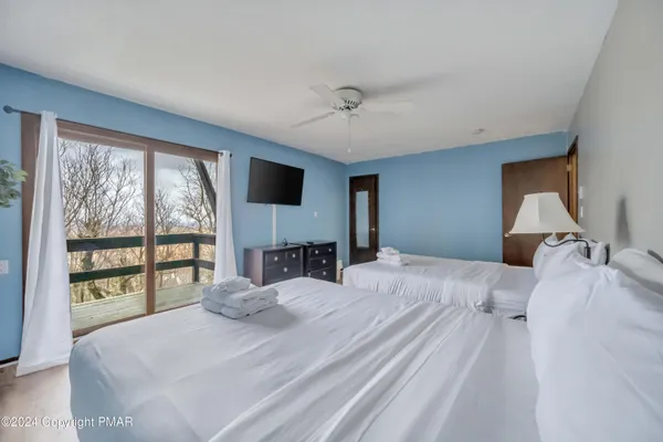 $459,000 | 276 Overlook Way, Tannersville, PA 18372