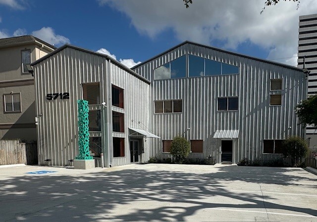 5712 Val Verde Street Houston, TX 77057 - Photo 1 of 50 a front view of a house