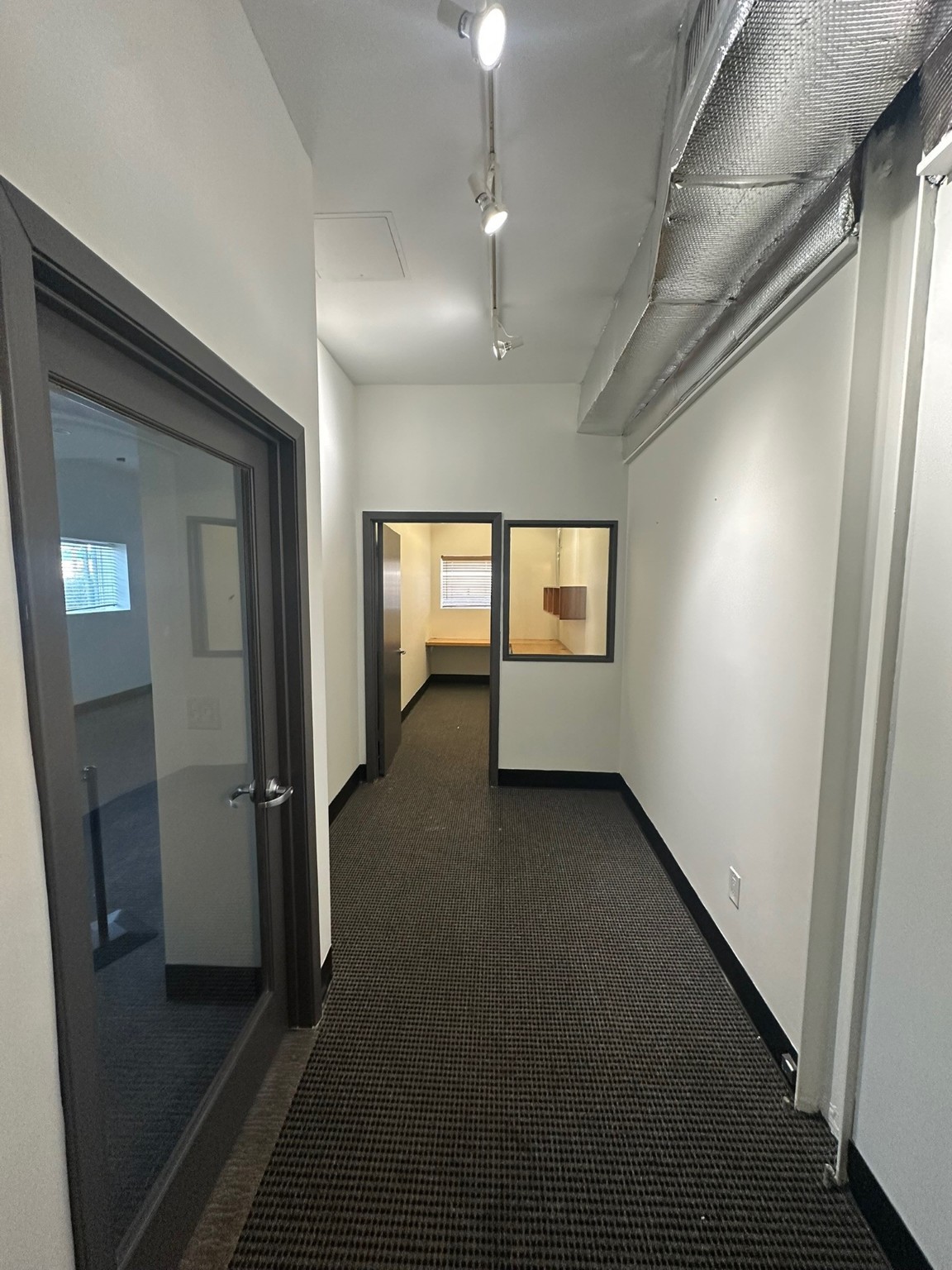 5712 Val Verde Street Houston, TX 77057 - Photo 50 of 50 an empty room with windows