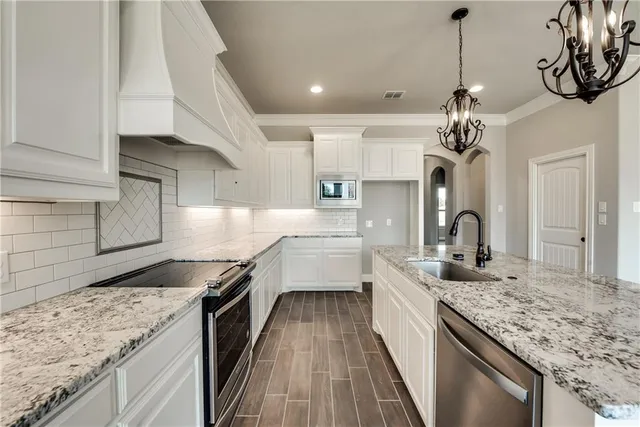 $3,150 | 101 Maverick Court, Granbury, TX 76049