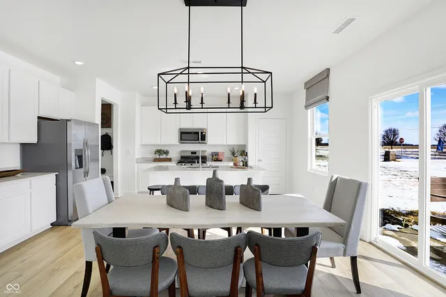 $352,690 | 1624 Hemlock Circle, Greenfield, IN 46140