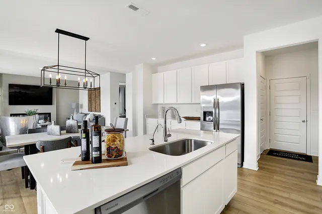 $352,690 | 1624 Hemlock Circle, Greenfield, IN 46140